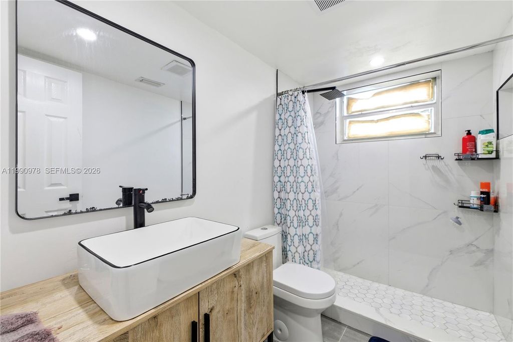 5666 Mayo St 2, Hollywood, FL 33023