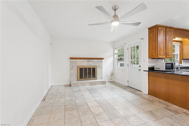 216 Watkins DR, Hampton, VA 23669