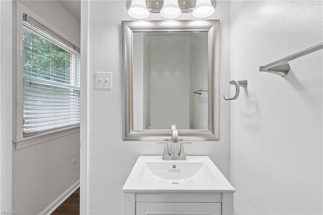 216 Watkins DR, Hampton, VA 23669