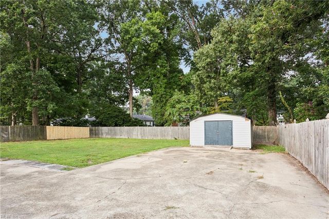 216 Watkins DR, Hampton, VA 23669