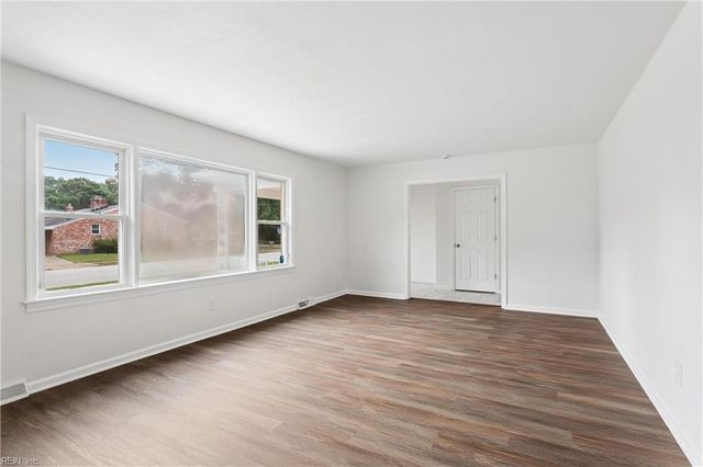 216 Watkins DR, Hampton, VA 23669