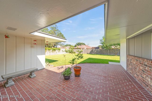305 E Butcher Switch Road, Lafayette, LA 70507
