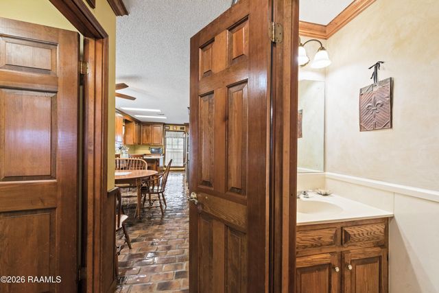 305 E Butcher Switch Road, Lafayette, LA 70507