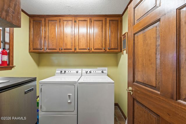 305 E Butcher Switch Road, Lafayette, LA 70507