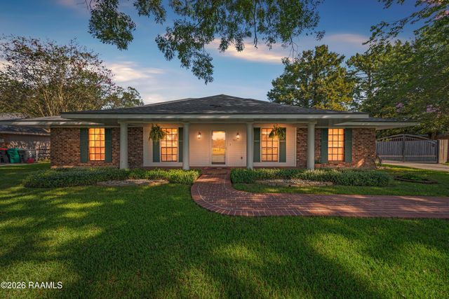 305 E Butcher Switch Road, Lafayette, LA 70507