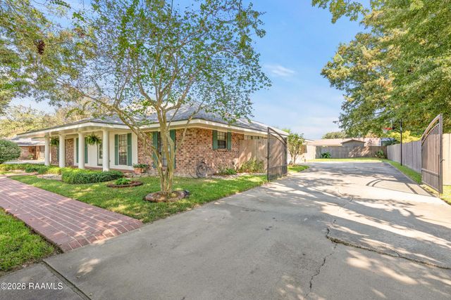 305 E Butcher Switch Road, Lafayette, LA 70507