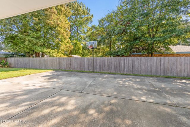 305 E Butcher Switch Road, Lafayette, LA 70507