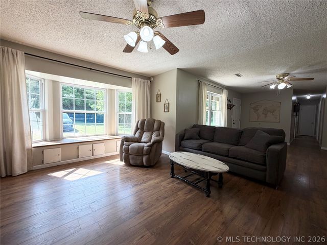 57767 County Road 612 Street, Kansas, OK 74347