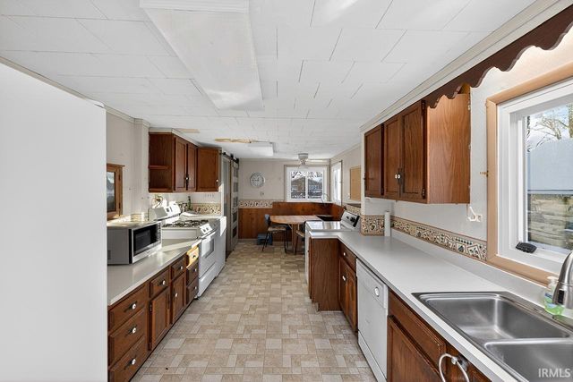 53084 County Road 9, Elkhart, IN 46514