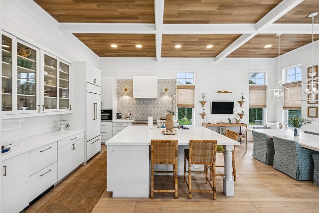 19 Harbour Drive N, Ocean Ridge, FL 33435