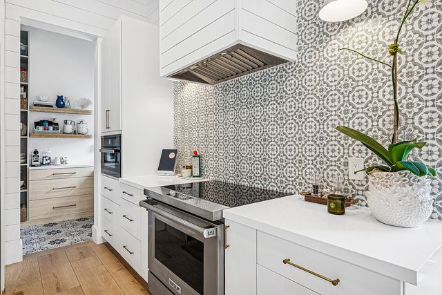 19 Harbour Drive N, Ocean Ridge, FL 33435