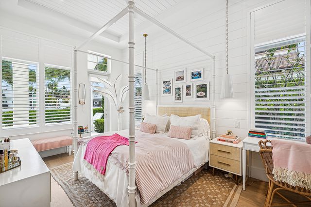 19 Harbour Drive N, Ocean Ridge, FL 33435