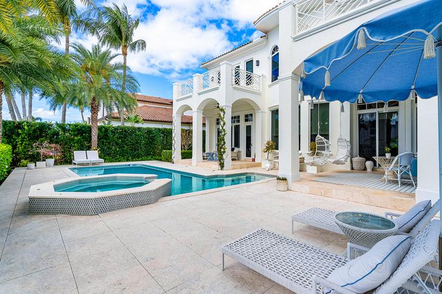 19 Harbour Drive N, Ocean Ridge, FL 33435