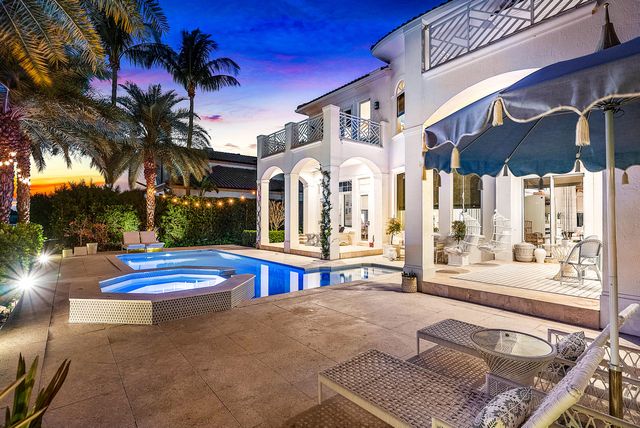 19 Harbour Drive N, Ocean Ridge, FL 33435