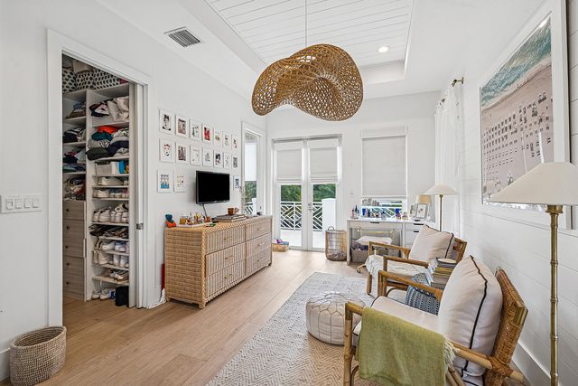 19 Harbour Drive N, Ocean Ridge, FL 33435