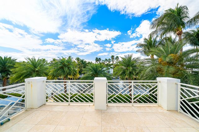 19 Harbour Drive N, Ocean Ridge, FL 33435