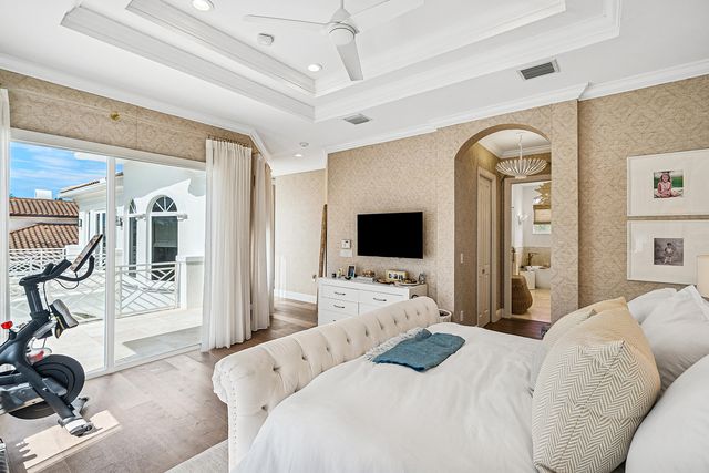 19 Harbour Drive N, Ocean Ridge, FL 33435