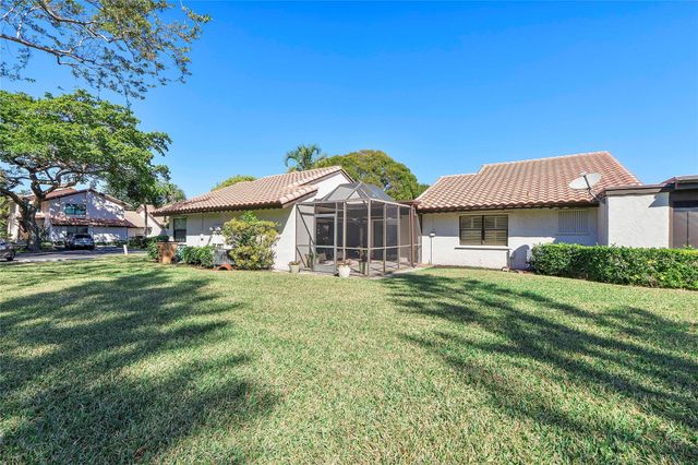 3042 Deer Creek Lake Shore Drive 3042, Deerfield Beach, FL 33442