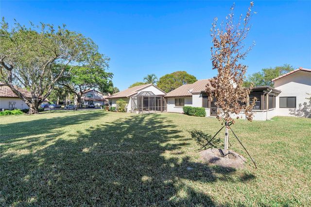 3042 Deer Creek Lake Shore Drive 3042, Deerfield Beach, FL 33442