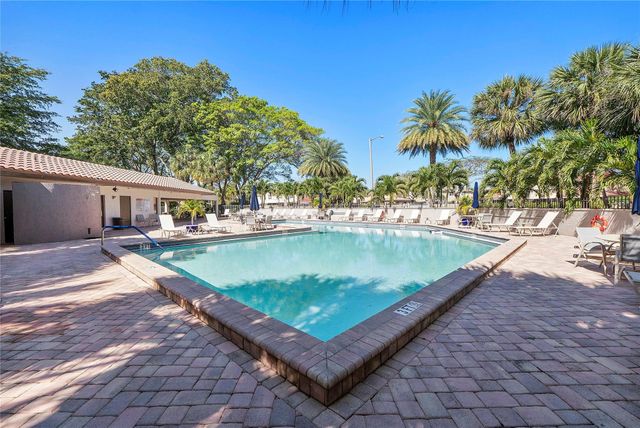 3042 Deer Creek Lake Shore Drive 3042, Deerfield Beach, FL 33442