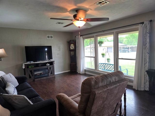 2915 NW Euclid, Lawton, OK 73505