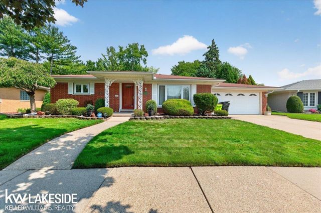 19427 Candlelight Drive, Roseville, MI 48066