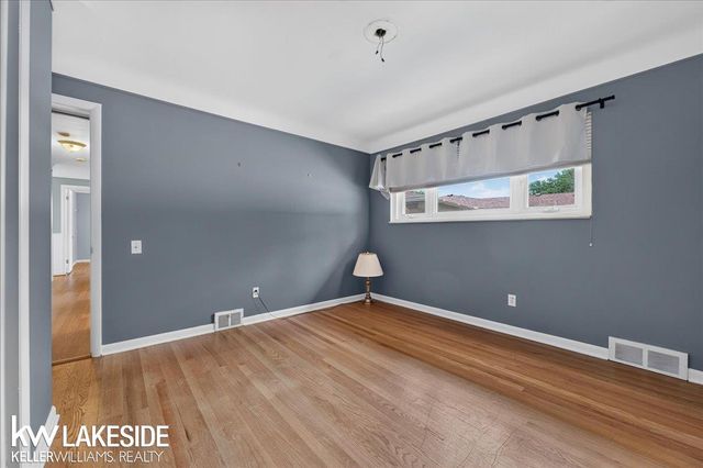 19427 Candlelight Drive, Roseville, MI 48066