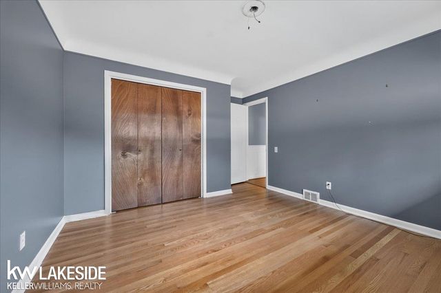 19427 Candlelight Drive, Roseville, MI 48066