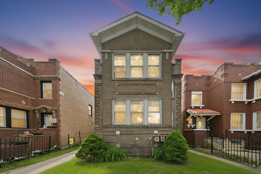 4918 N Monticello Avenue, Chicago, IL 60625