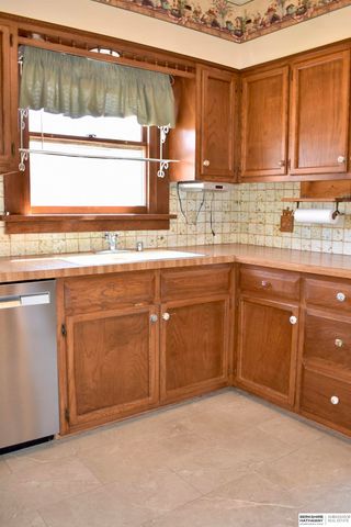 825 W 9th Street, Fremont, NE 68025