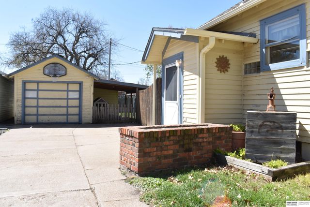 825 W 9th Street, Fremont, NE 68025