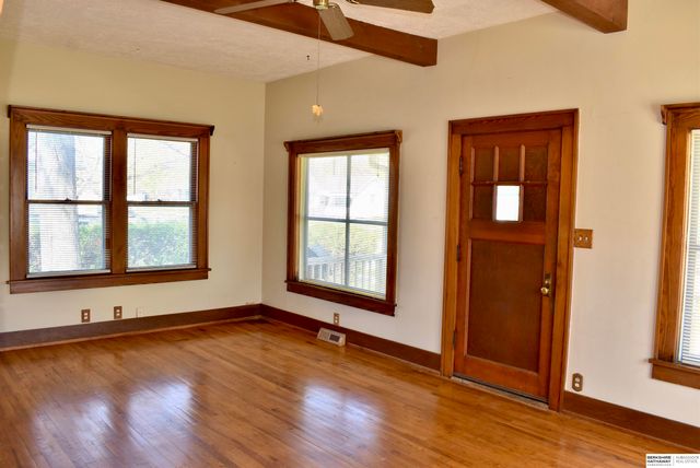 825 W 9th Street, Fremont, NE 68025