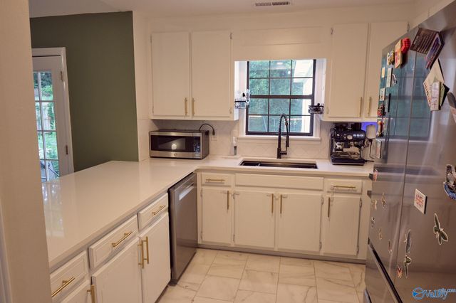 735 Wynsom Drive SE, Huntsville, AL 35803