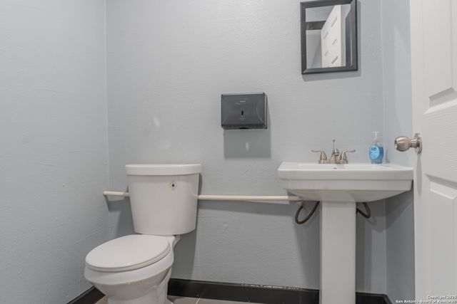 2126 Guadalupe, San Antonio, TX 78207