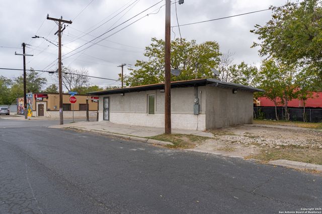 2126 Guadalupe, San Antonio, TX 78207