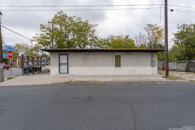 2126 Guadalupe, San Antonio, TX 78207