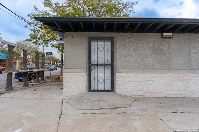 2126 Guadalupe, San Antonio, TX 78207