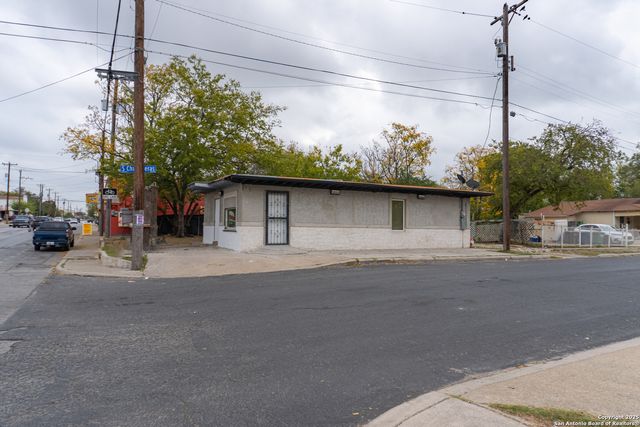 2126 Guadalupe, San Antonio, TX 78207