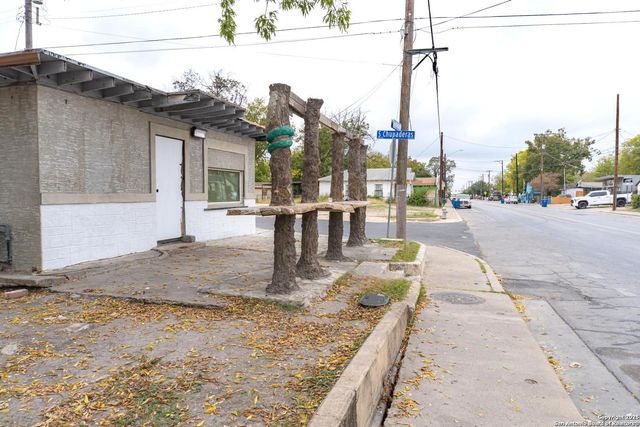 2126 Guadalupe, San Antonio, TX 78207