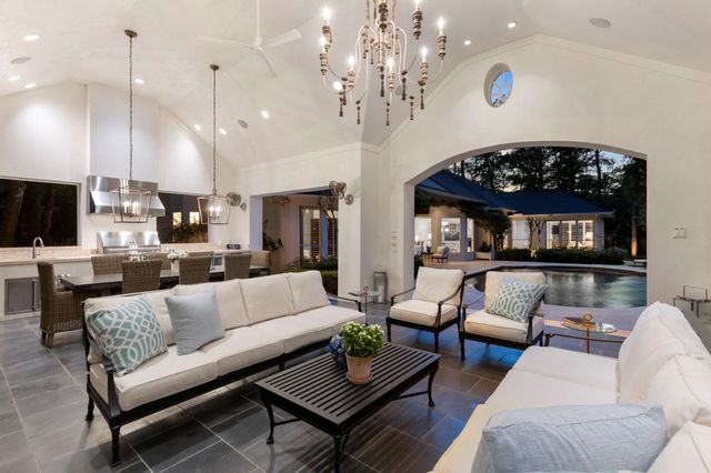 38 Freestone Place, The Woodlands, TX 77382