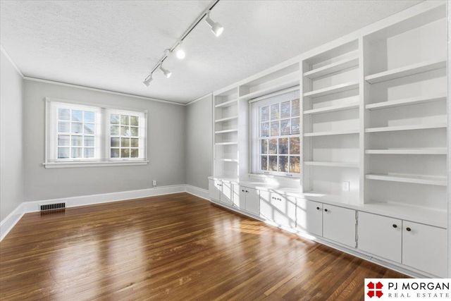 2017 N 55 Street, Omaha, NE 68104