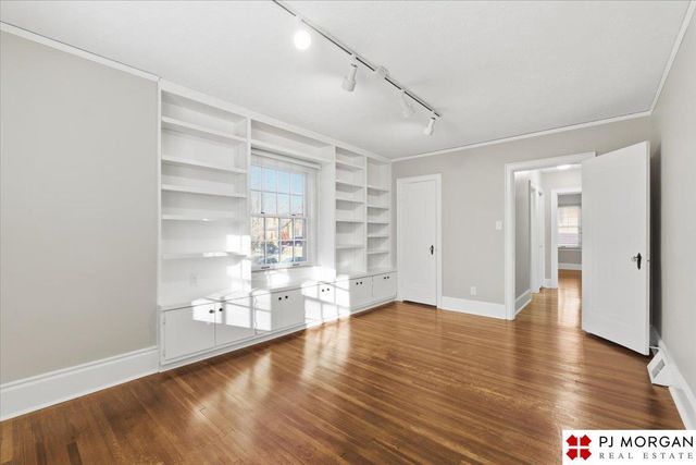 2017 N 55 Street, Omaha, NE 68104