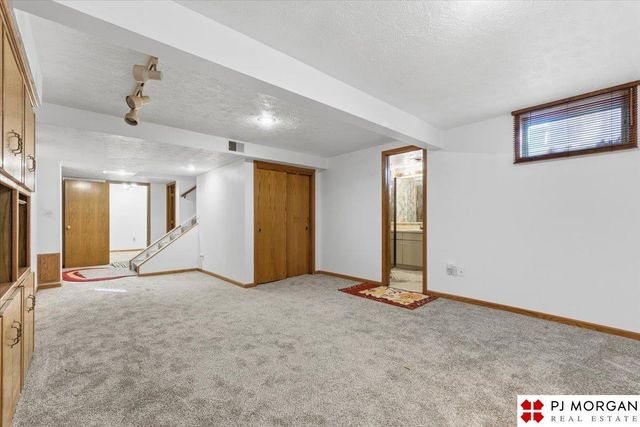 2017 N 55 Street, Omaha, NE 68104