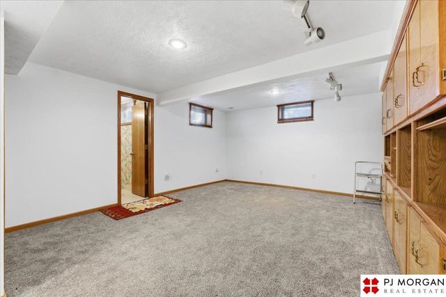 2017 N 55 Street, Omaha, NE 68104