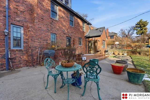 2017 N 55 Street, Omaha, NE 68104