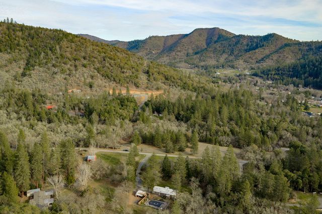 442 Tenney Drive, Rogue River, OR 97537