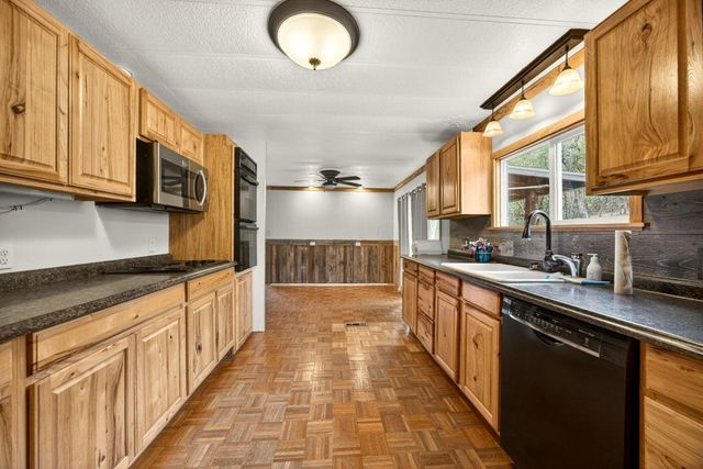 442 Tenney Drive, Rogue River, OR 97537