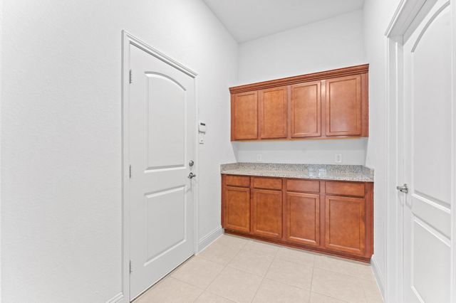 39 Tioga Pl, Tomball, TX 77375