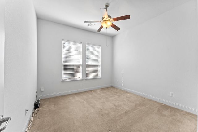 39 Tioga Pl, Tomball, TX 77375