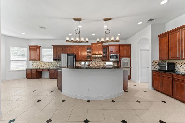 39 Tioga Pl, Tomball, TX 77375